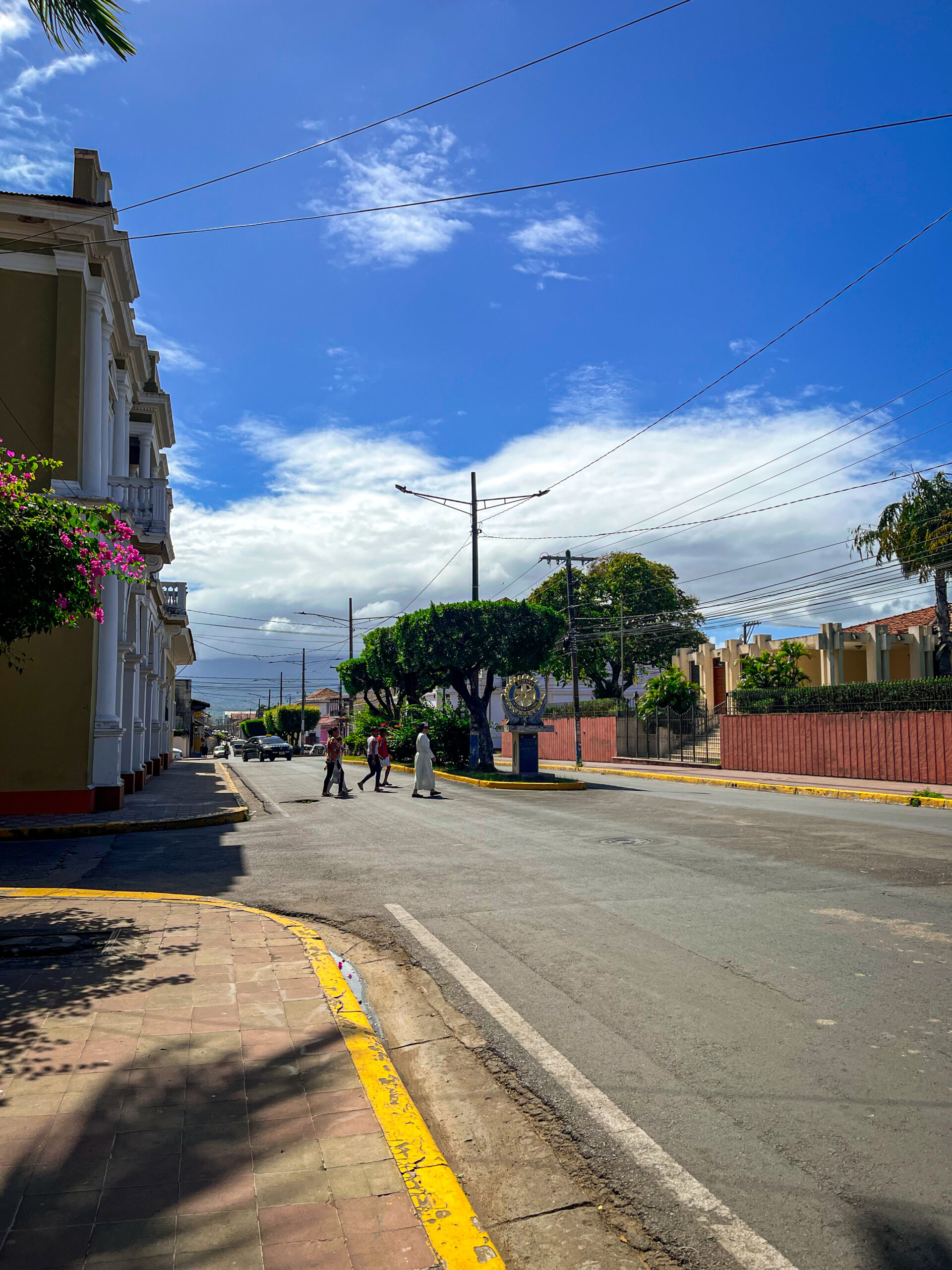 calle atravesada de granada